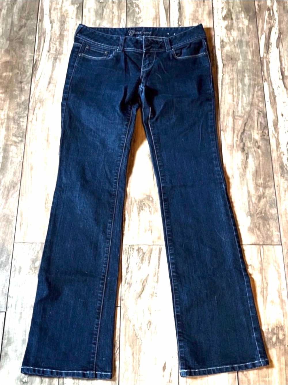 Vintage Guess Bootcut Dark Wash Jeans in Size 28